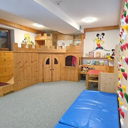 Family Stubai Apart-hotel 4*
