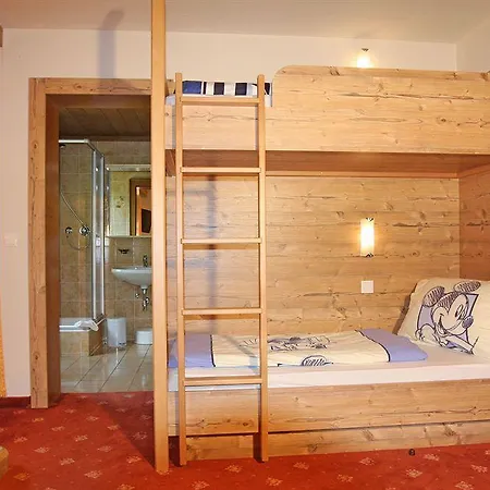 Family Stubai Aparthotel 4*